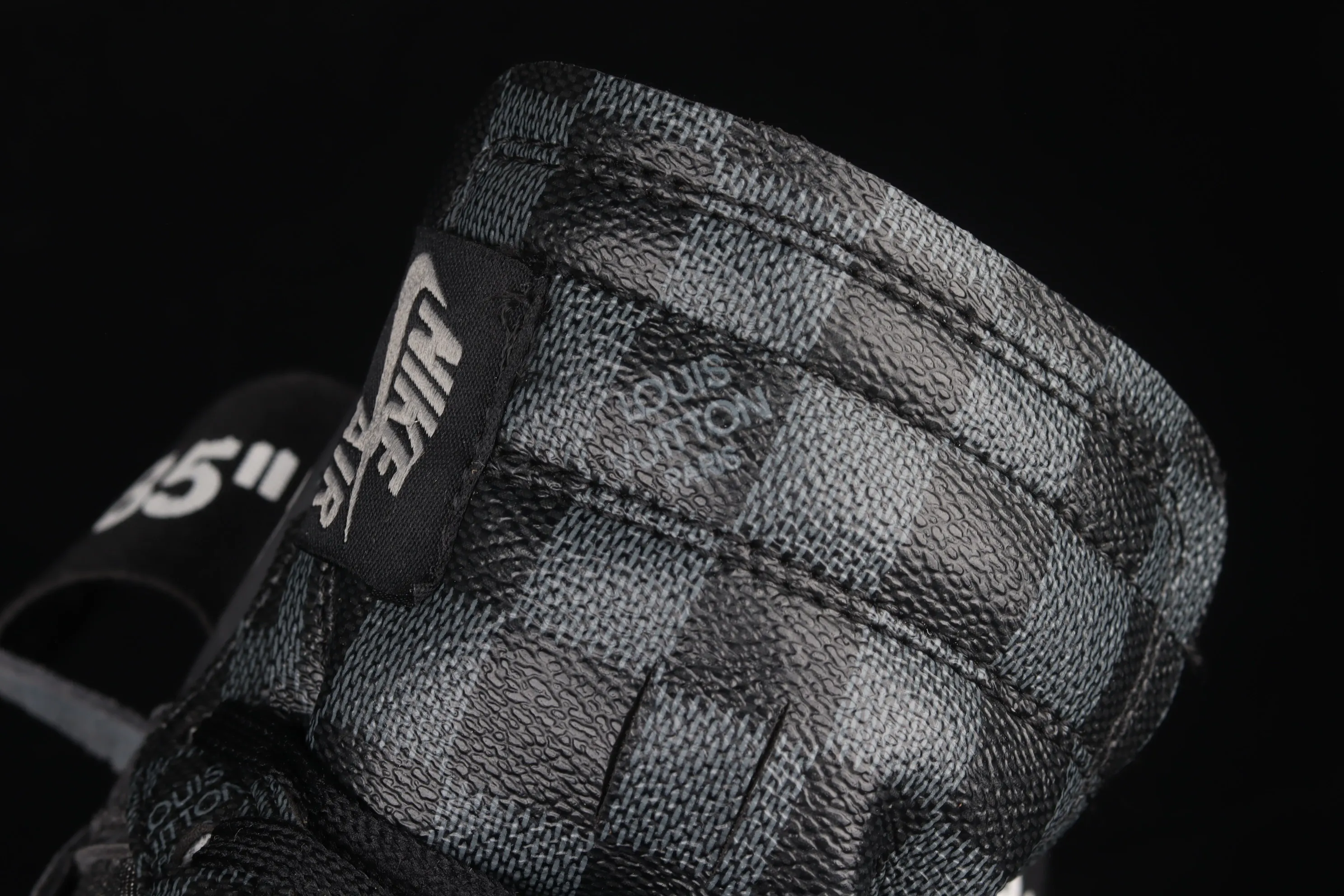 All Categories Air Jordan Jordan Series Basketball Shoes Air Jordan 1 High Donkey Brand x Air Jordan 1 AJ1 Joe 1 Donkey Brand Co-branded Custom Model #With Presbyopia Suitcase Made of Leather, Exclusive Logo Covered Shoe Body, Very High Style